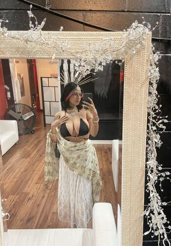 Vanessa vain image