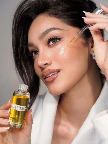 Vanessa wenk page 2 image