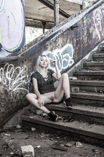 Vanessa wolff page 4 image