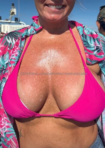 Vanilla creamedcake image