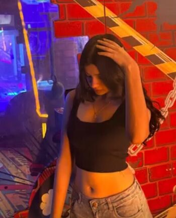 Vanya singh image