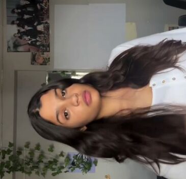 Vanya singh image