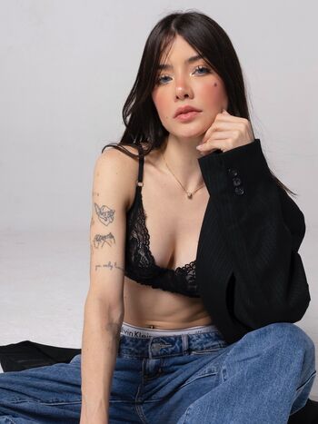 Vee castro image