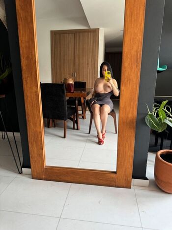 Veronica flores image