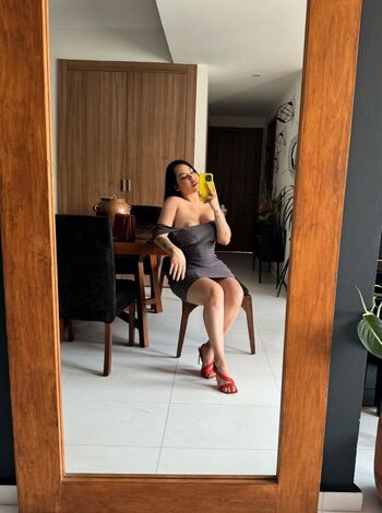 Veronica flores image