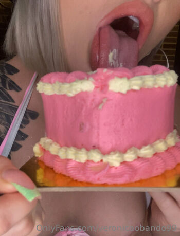 Veronica obando image