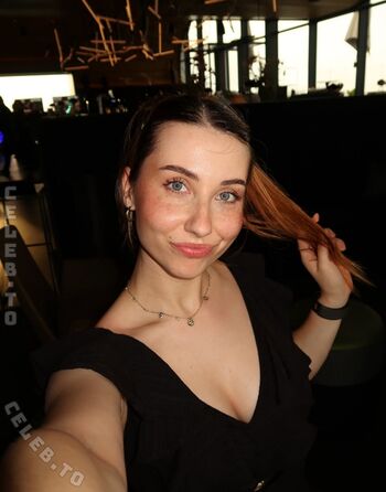 Veylarenee image