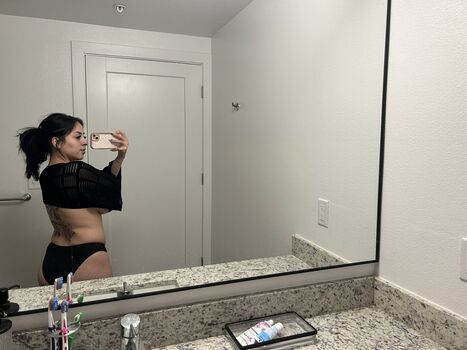 Viannneyyyyy image