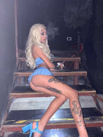 Vicky balena image