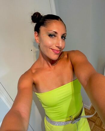 Vicky llorente image