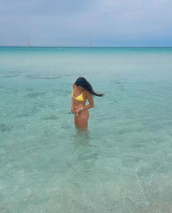 Vicky llorente image