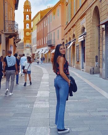 Vicky llorente image