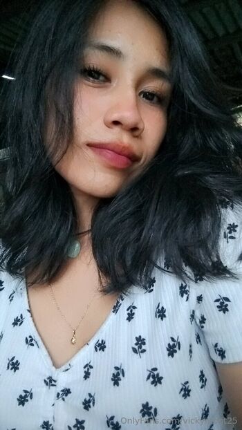 Vickymont25 image