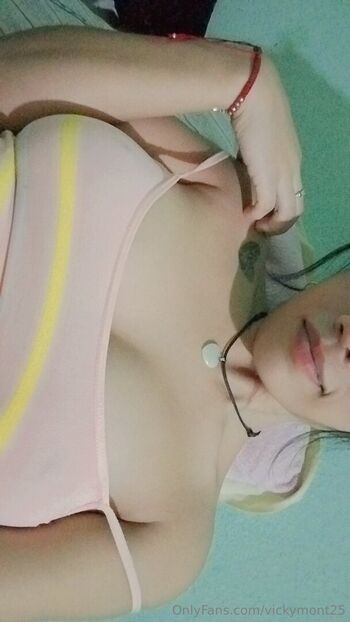 Vickymont25 image