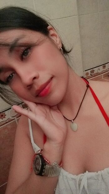 Vickymont25 image