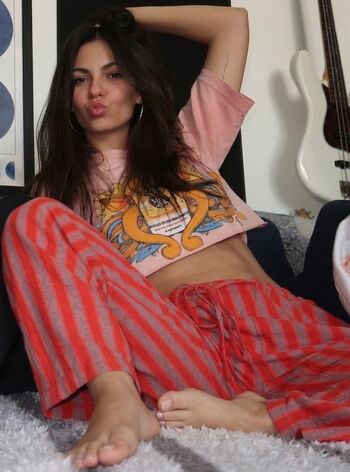 Victoria justice 1 page 3 image