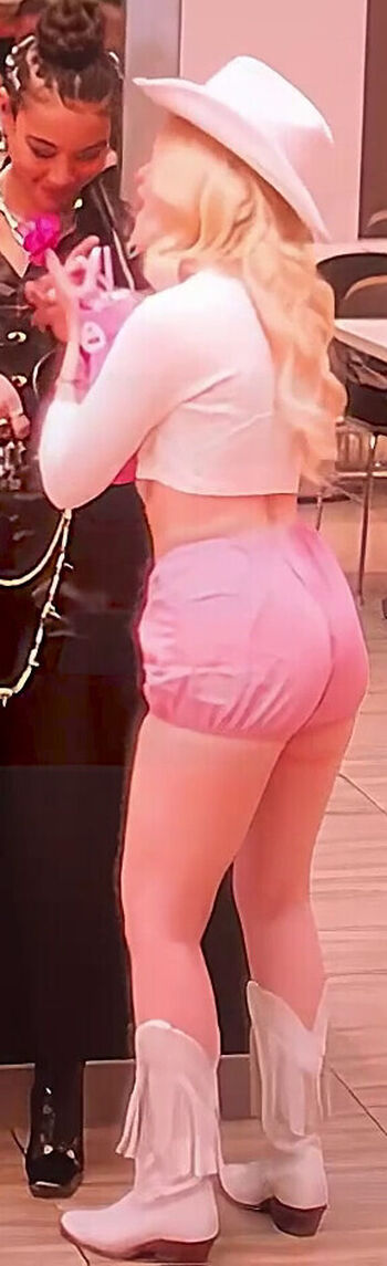 Victoria pedretti image