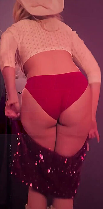 Victoria pedretti image