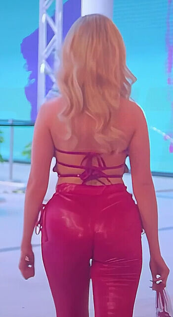 Victoria pedretti image