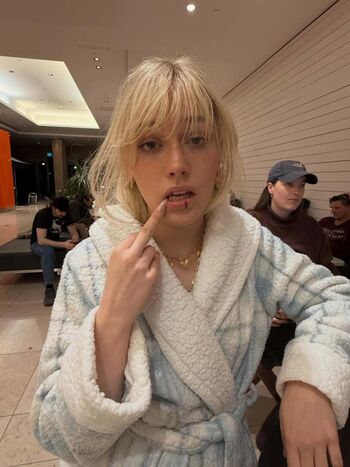 Victoria pedretti image