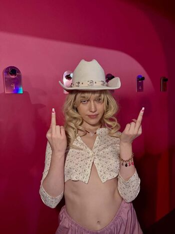 Victoria pedretti image