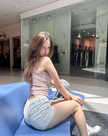 Victoria pfeifer image