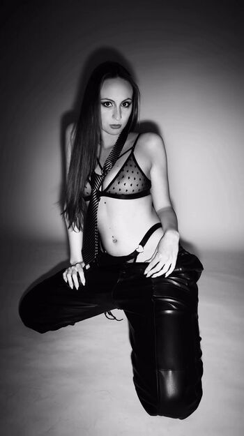 Victoria porrini image