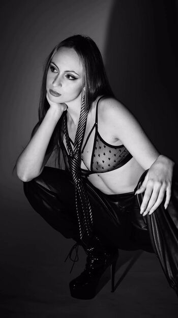 Victoria porrini image