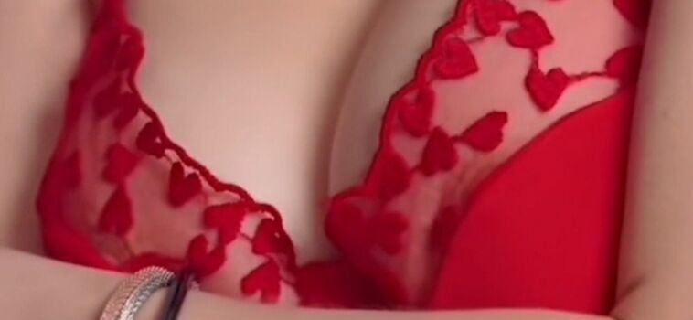 victoriaderosa_youtuber