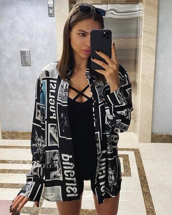 Viki odintcova image