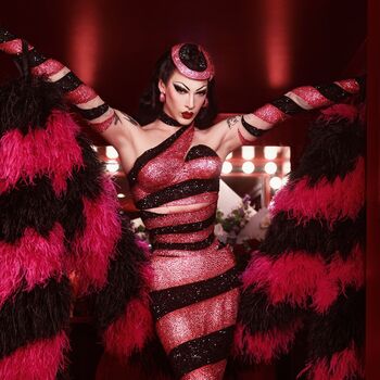 Violet chachki image