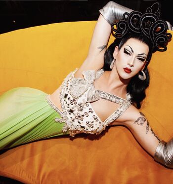 Violet chachki image