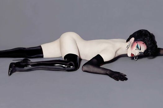 Violet chachki image