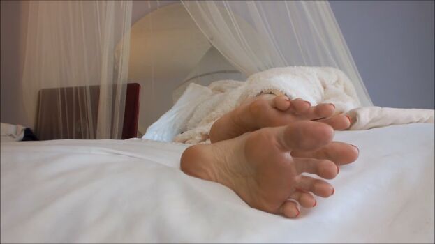 Violet s toes violet s perfect feet page 3 image