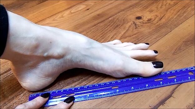 Violet s toes violet s perfect feet page 2 image