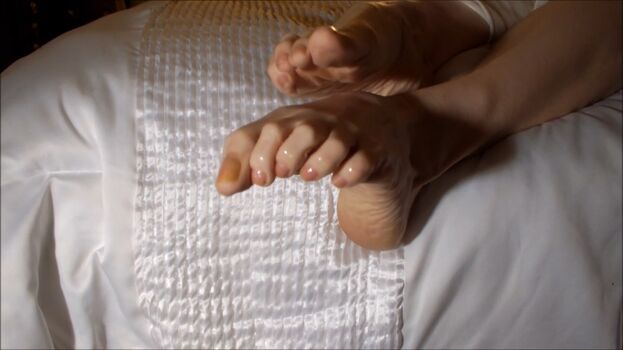 Violet s toes violet s perfect feet page 2 image