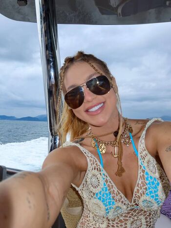 Virginia fonseca image