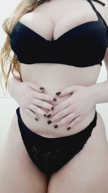 Vitoria aquino image