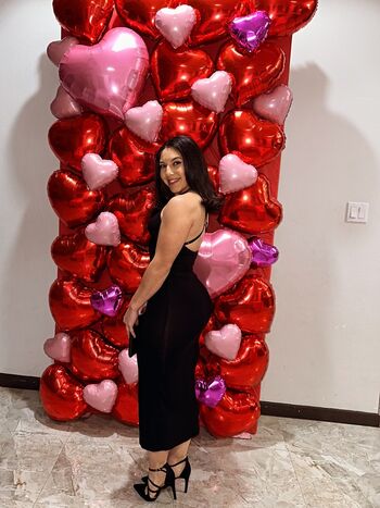 Vivian saldana image