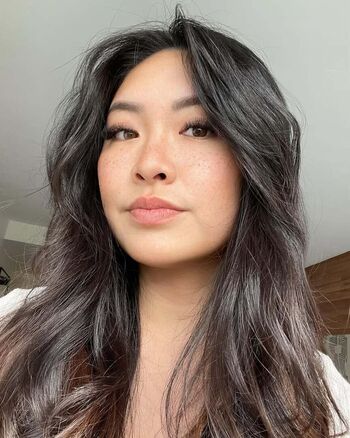 Vivian yu image