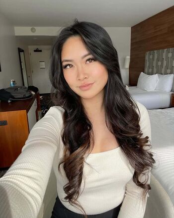 Vivian yu image