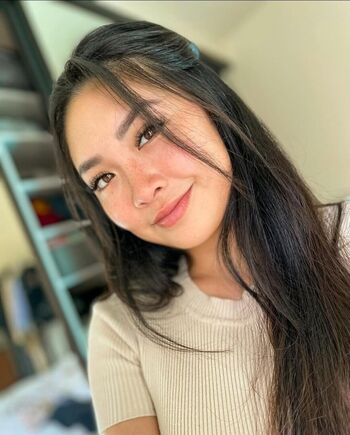 Vivian yu image