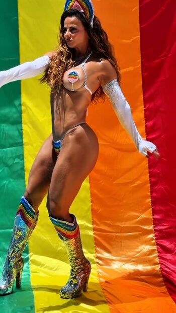 Viviane araujo page 2 image