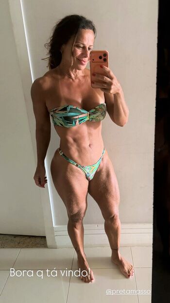 Viviane araujo image