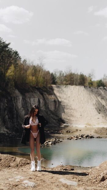 Viviviviiiviiii image