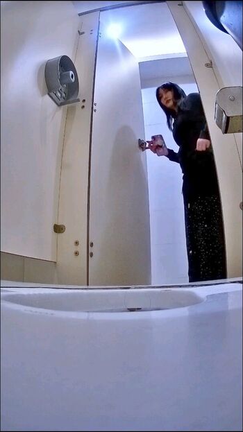 Voyeur Asian Pissing Toilet &Amp; Upskirts Only