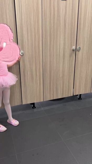 Voyeur Asian Pissing Toilet &Amp; Upskirts Only