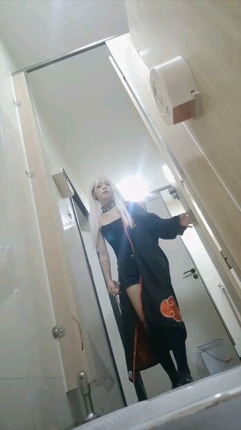 Voyeur asian pissing toilet amp upskirts only page 2 image