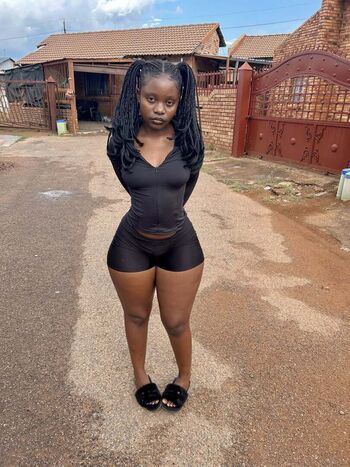 Vunene taiwo mabunda image