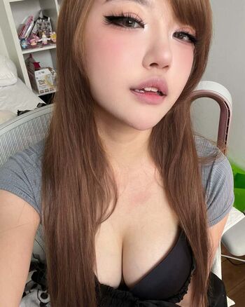 Waifu daph image